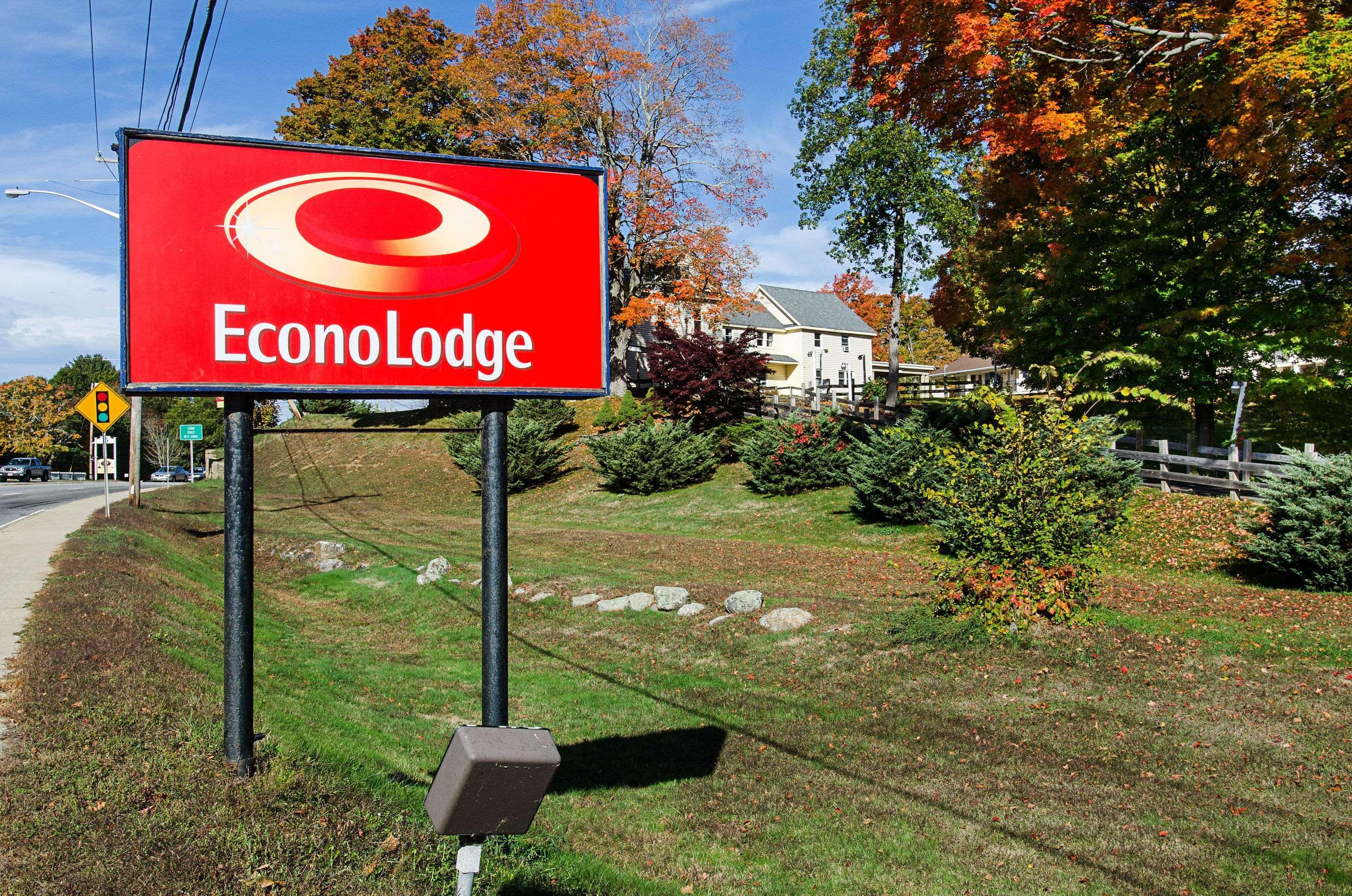 Econo Lodge Sturbridge Route 20 Exterior photo