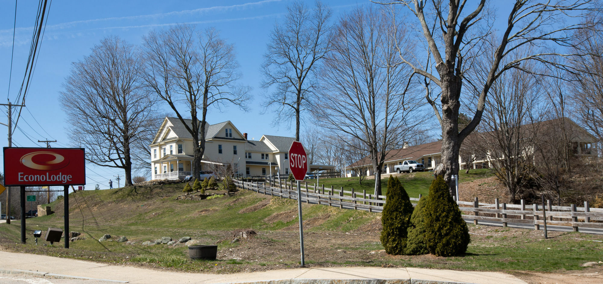Econo Lodge Sturbridge Route 20 Exterior photo